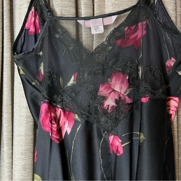 Vintage Y2K Victoria’s Secret Black Silk Rose Print Lace Trim Slip Size Medium - Picture 12 of 12